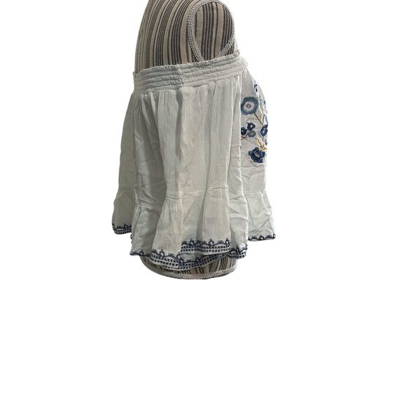 Xhilaration White Blouse with Blue Floral Embroidery Large - Picture 4 of 8